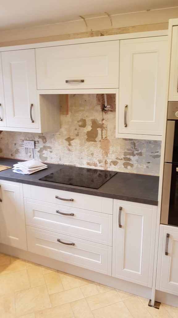 Induction hob in White Matt Shaker kitchen